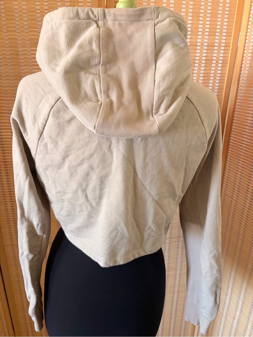 Gymshark Cropped Hoodie in Taupe - Picture 5 of 6